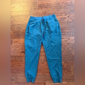 Teal Mandala women’s size Large Jogger scrubs great condition